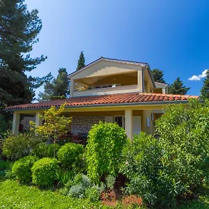 Franulovic Apartment
